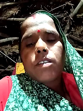 Snapshot of Janvi_tv chatting on 10/27/25, 02:21 Janvi tv online show from 10/27/25, 02:21