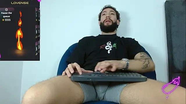 angel kyrozz online show from 12/15/25, 07:07