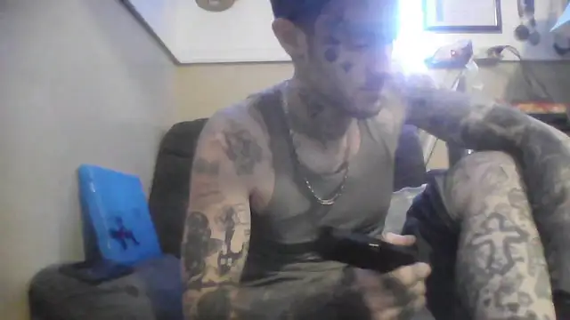 Snapshot of SWAGGDaddy93 chatting on 02/23/26, 12:13 SWAGGDaddy93 online show from 02/23/26, 12:13