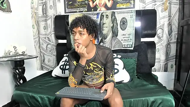 daddy-dolls online show from 10/13/25, 01:44