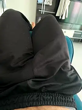 Snapshot of Sert_erkek21_ysm chatting on 10/05/25, 02:15 Sert erkek21 ysm online show from 10/05/25, 02:15