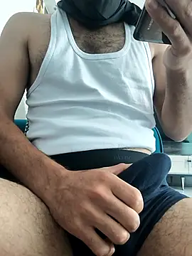 Snapshot of Sert_erkek21_ysm chatting on 10/19/25, 08:37 Sert erkek21 ysm online show from 10/19/25, 08:37