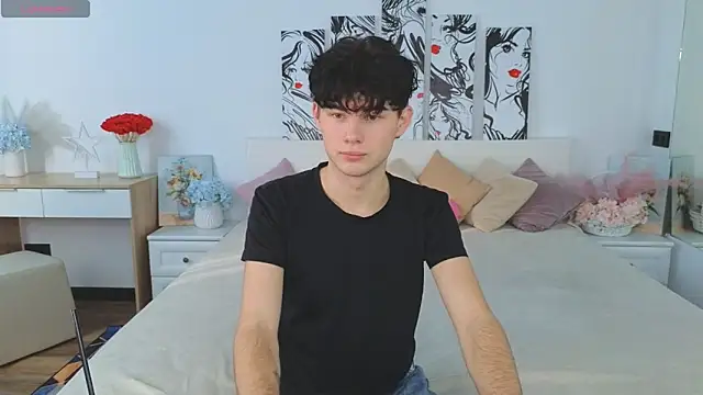 Cute Mike online show from 10/18/25, 06:16