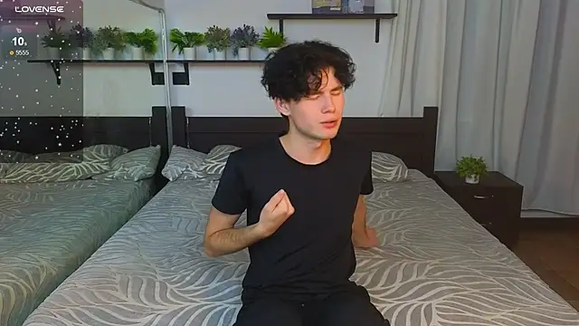 Cute Mike online show from 11/18/25, 04:55