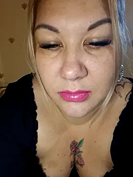 Karamelkaxq online show from 10/29/25, 07:21