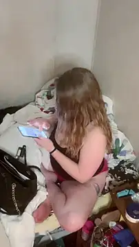 Snapshot of amandatheblondewife chatting on 01/08/26, 11:01 amandatheblondewife online show from 01/08/26, 11:01