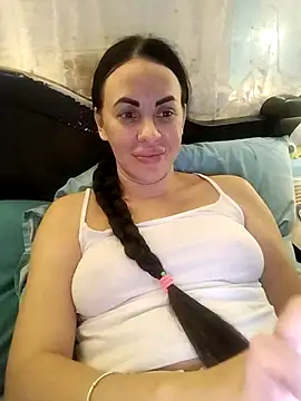 Stefaniyaxq online show from 10/13/25, 08:53