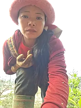 miomio-12 online show from 10/18/25, 09:32