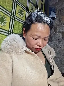 miomio-12 online show from 02/19/26, 08:43