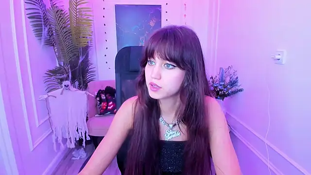 TiffanyYounge online show from 10/27/25, 12:20