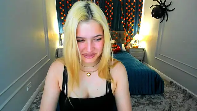 velvet skyee online show from 10/21/25, 12:50