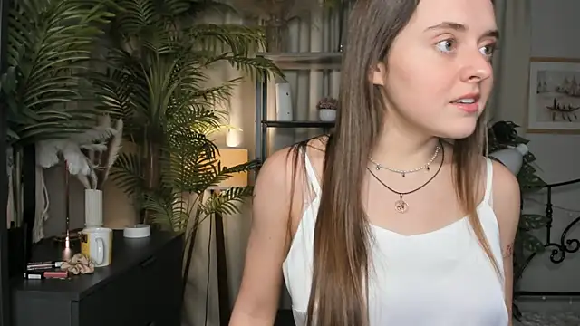 ThelmaJusto online show from 10/26/25, 02:34