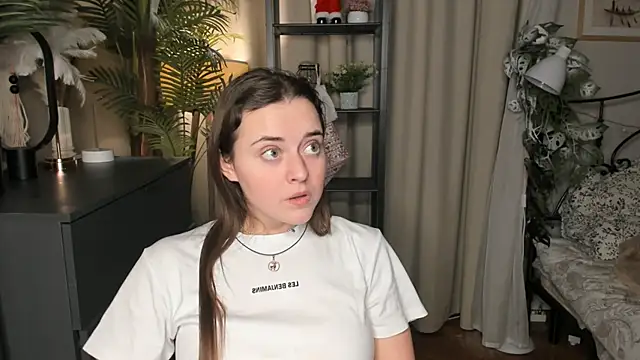 ThelmaJusto online show from 12/18/25, 03:18