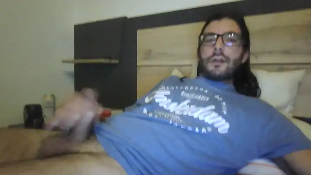 Snapshot of Arbneh69 chatting on 10/15/25, 04:40 Arbneh69 online show from 10/15/25, 04:40