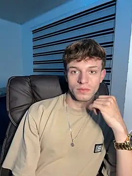 noah red online show from 10/08/25, 03:59