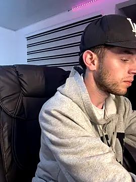 noah red online show from 10/16/25, 03:40