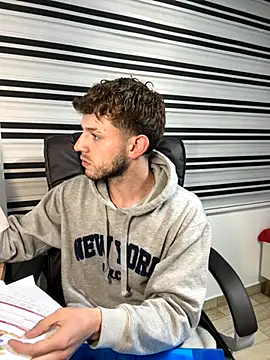 noah red online show from 10/22/25, 11:59