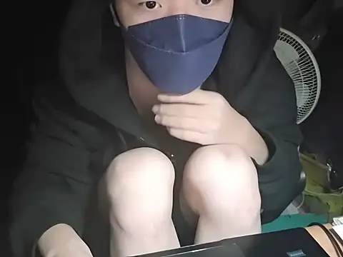 Snapshot of fox165 chatting on 12/02/25, 04:46 fox165 online show from 12/02/25, 04:46