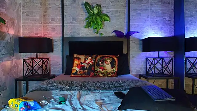 Kylie Foxx online show from 12/17/25, 07:31