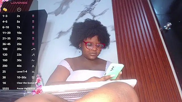 Snapshot of Kim_Browns chatting on 05/26/26, 02:29 Kim Browns online show from 05/26/26, 02:29