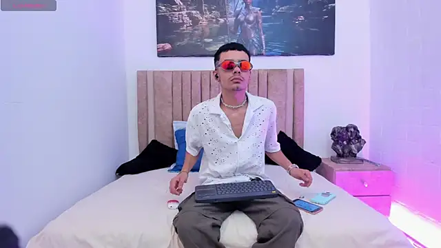 Timothe Evans online show from 11/18/25, 07:29