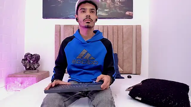 Timothe Evans online show from 12/21/25, 04:19