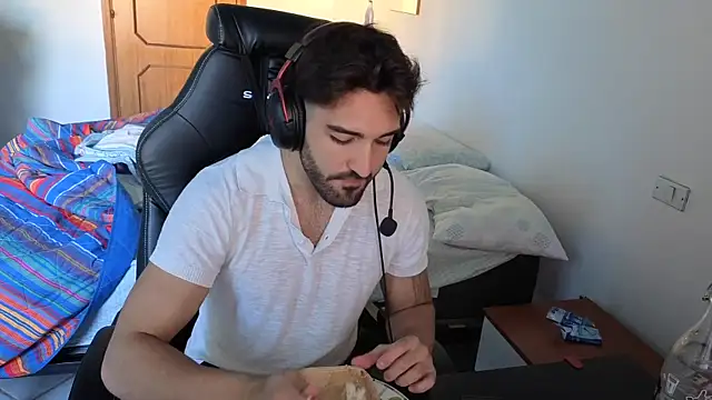 Al3xox02 online show from 04/08/26, 03:12