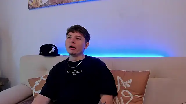 Leoo Miller online show from 10/24/25, 07:54