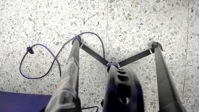 Leoo Miller online show from 11/27/25, 04:03