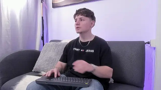 Leoo Miller online show from 12/19/25, 04:30