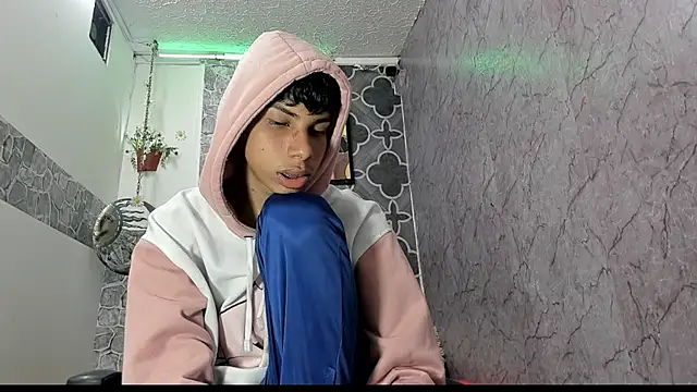 sexyboys cutex18 online show from 03/05/26, 10:39