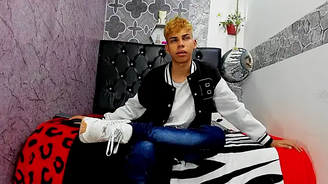 sexyboys cutex18 online show from 03/28/26, 07:24