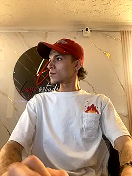 Snapshot of santyrestrepo chatting on 11/28/25, 07:00 santyrestrepo online show from 11/28/25, 07:00