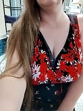 Snapshot of AugustRayn chatting on 10/13/25, 02:17 AugustRayn online show from 10/13/25, 02:17