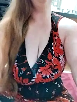 Snapshot of AugustRayn chatting on 10/28/25, 12:58 AugustRayn online show from 10/28/25, 12:58