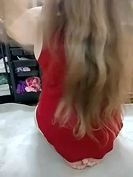 Snapshot of AugustRayn chatting on 12/20/25, 03:13 AugustRayn online show from 12/20/25, 03:13