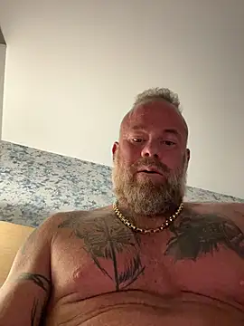 Snapshot of Muscledick40 chatting on 03/05/26, 09:05 Muscledick40 online show from 03/05/26, 09:05