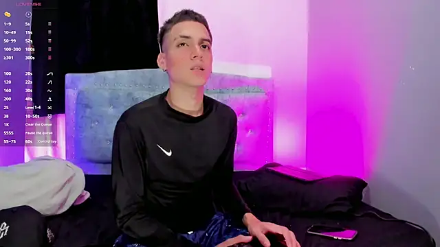 Snapshot of lopez_and_jesus chatting on 10/12/25, 03:27 lopez and jesus online show from 10/12/25, 03:27