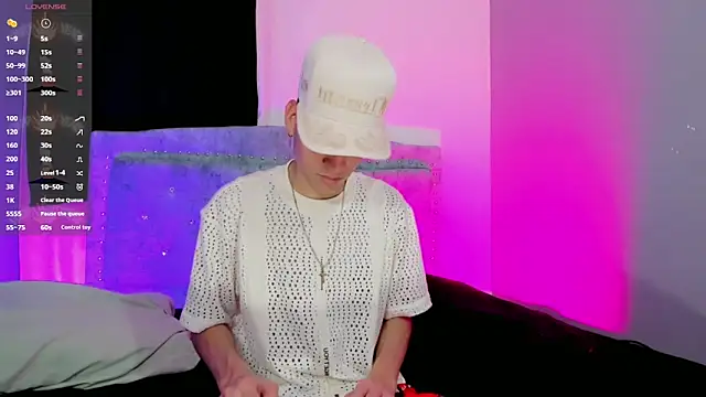 Snapshot of lopez_and_jesus chatting on 10/15/25, 04:23 lopez and jesus online show from 10/15/25, 04:23