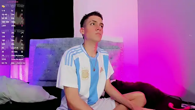 Snapshot of lopez_and_jesus chatting on 10/16/25, 04:02 lopez and jesus online show from 10/16/25, 04:02