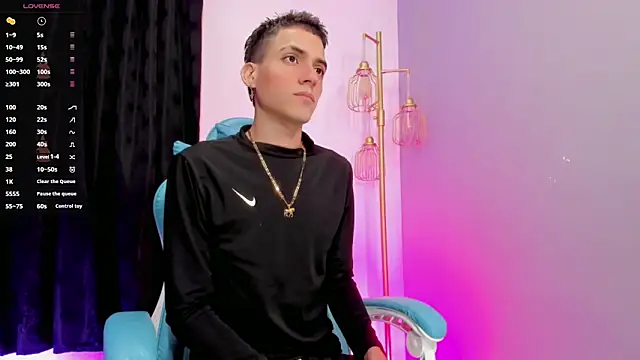 Snapshot of lopez_and_jesus chatting on 10/17/25, 11:35 lopez and jesus online show from 10/17/25, 11:35