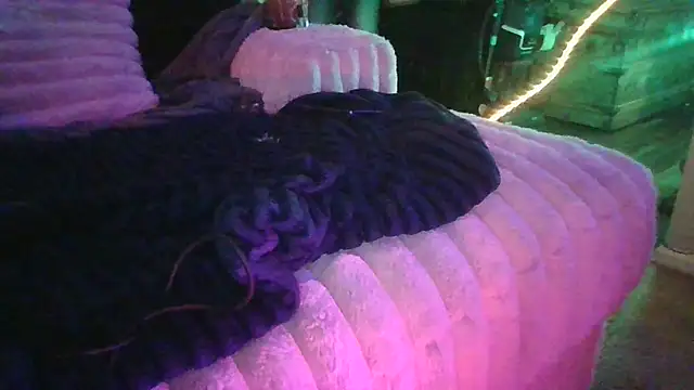 Snapshot of nvthvn555 chatting on 10/27/25, 05:55 nvthvn555 online show from 10/27/25, 05:55