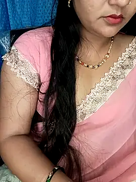Snapshot of Rashmi_011 chatting on 04/20/26, 12:02 Rashmi 011 online show from 04/20/26, 12:02