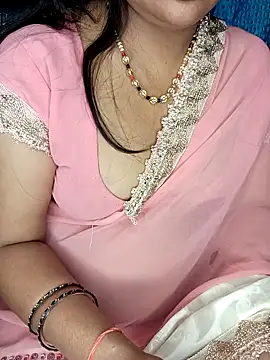 Snapshot of Rashmi_011 chatting on 04/24/26, 03:53 Rashmi 011 online show from 04/24/26, 03:53