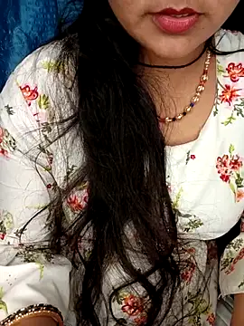 Snapshot of Rashmi_011 chatting on 05/01/26, 03:27 Rashmi 011 online show from 05/01/26, 03:27