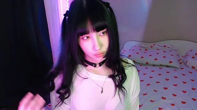 Snapshot of NaemiiBlush chatting on 10/28/25, 03:21 NaemiiBlush online show from 10/28/25, 03:21