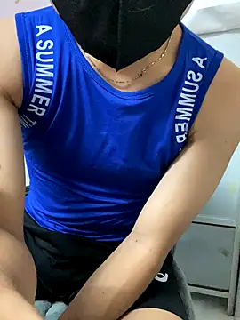 Boyshuaaa online show from 10/31/25, 08:04