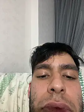 Snapshot of sertsikici20cm__ chatting on 11/02/25, 12:02 sertsikici20cm online show from 11/02/25, 12:02