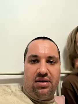 Snapshot of evrythingEverythere chatting on 02/02/26, 02:43 evrythingEverythere online show from 02/02/26, 02:43