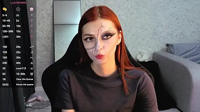 kitti sweett online show from 10/31/25, 06:09